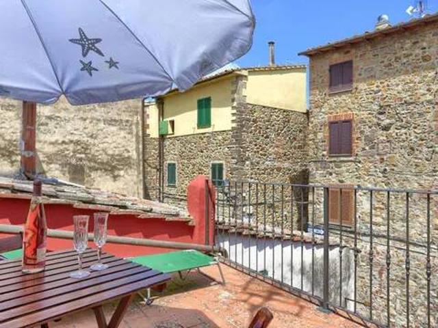 Appartamento in vendita a Lajatico PI