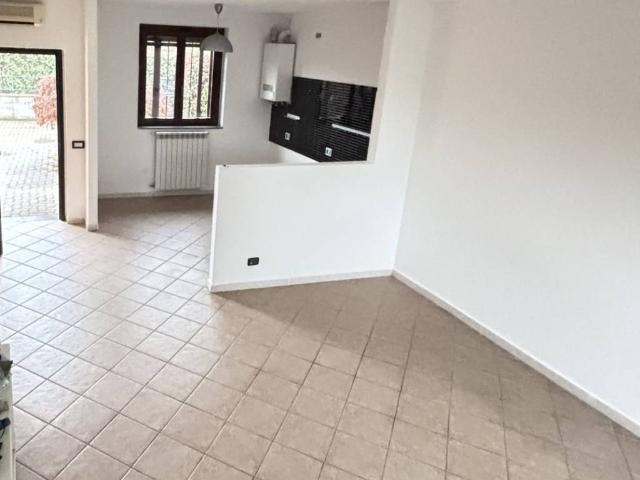 Appartamento in vendita a Landriano PV