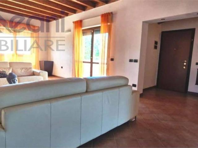 Appartamento in vendita a Landriano PV