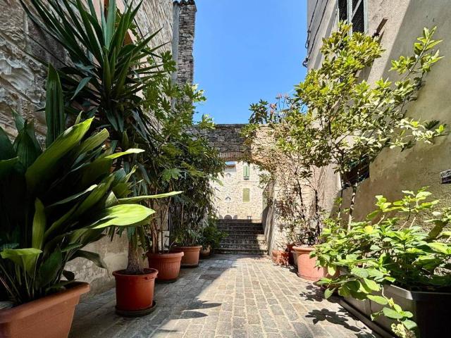 Appartamento in vendita a Langhirano PR