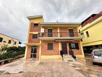 Appartamento in vendita a Lanuvio RM