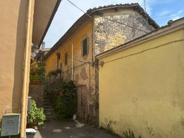Appartamento in vendita a Lanuvio RM