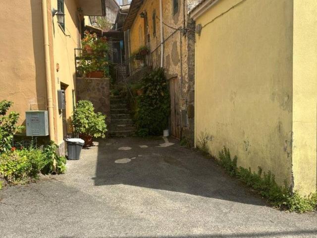 Appartamento in vendita a Lanuvio RM