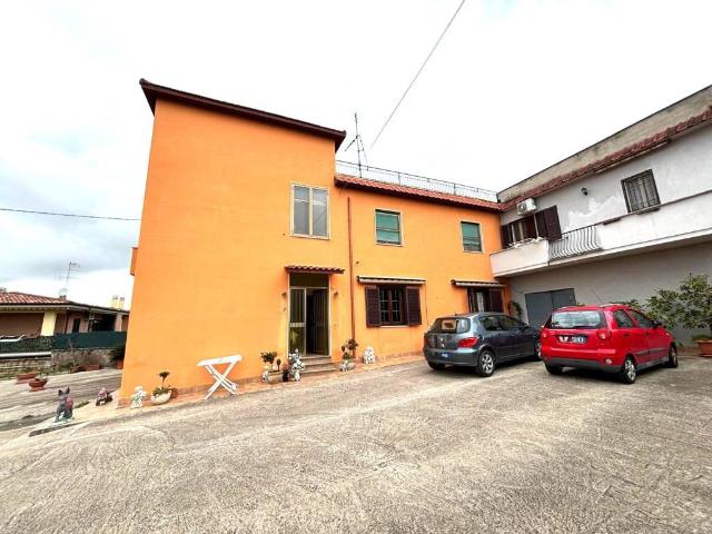 Appartamento in vendita a Lanuvio RM