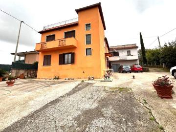 Appartamento in vendita a Lanuvio RM