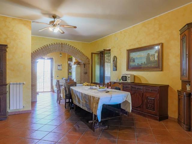 Appartamento in vendita a Lanuvio RM