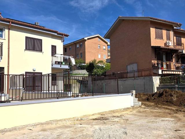 Appartamento in vendita a Lanuvio RM