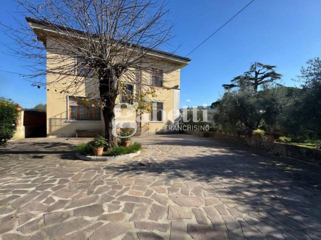 Appartamento in vendita a Lastra A Signa