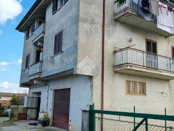 Appartamento in vendita a Lariano RM