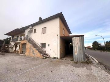 Appartamento in vendita a Lariano RM