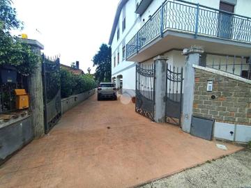 Appartamento in vendita a Lariano RM