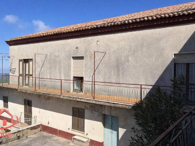 Appartamento in vendita a Laureana Cilento SA