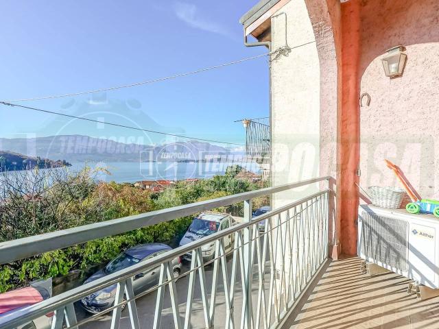 Appartamento in vendita a Laveno Mombello