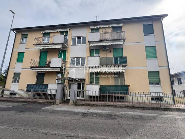Appartamento in vendita a Lazzate