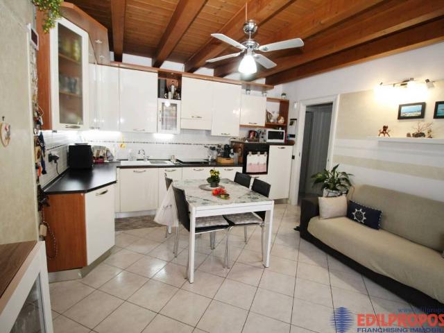 Appartamento in vendita a Lazzate MB