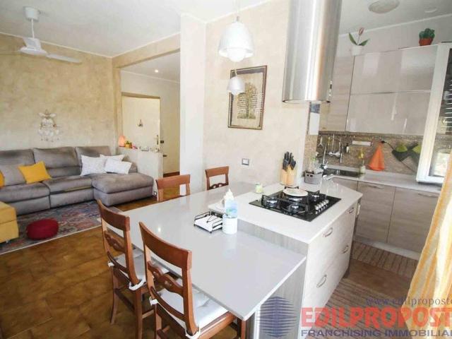 Appartamento in vendita a Lazzate MB