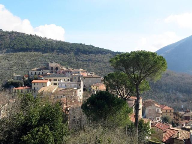 Appartamento in vendita a Lenola LT