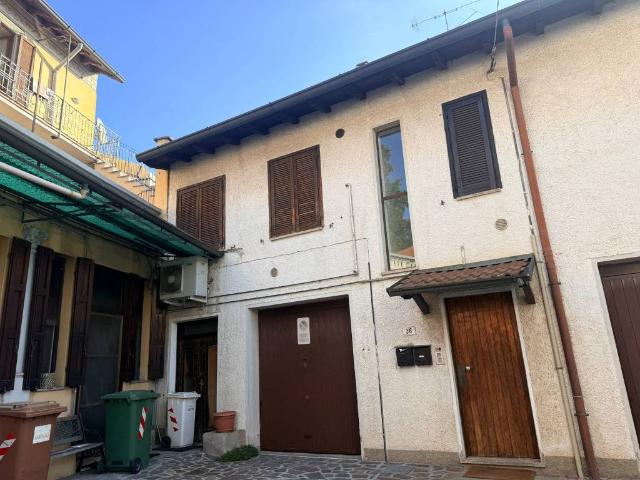 Appartamento in vendita a Lesmo MB