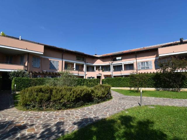 Appartamento in vendita a Lesmo MB