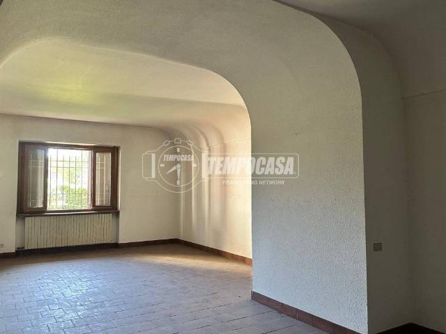 Appartamento in vendita a Lesmo MB