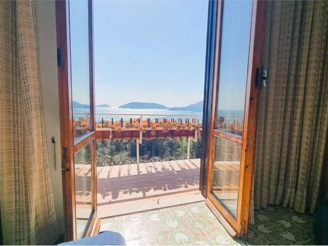 Appartamento in vendita a Lerici SP