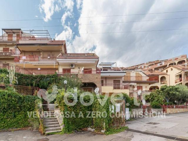 Appartamento in vendita a Letojanni ME
