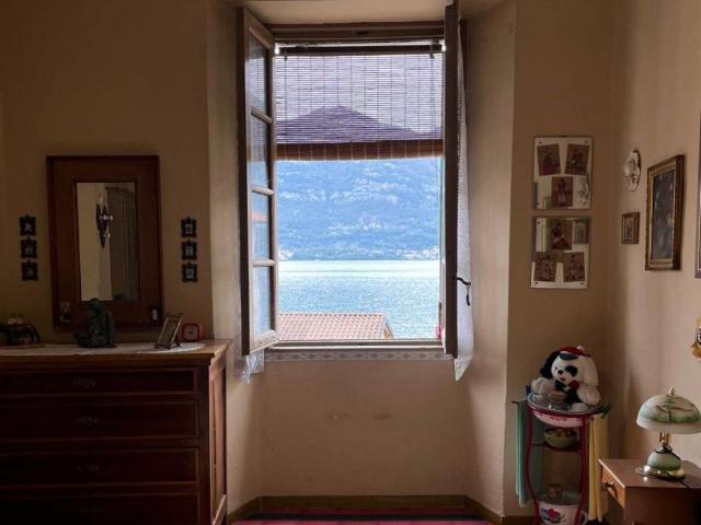 Appartamento in vendita a Lezzeno CO