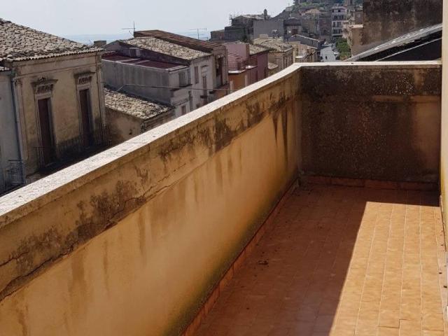 Appartamento in vendita a Licodia Eubea CT