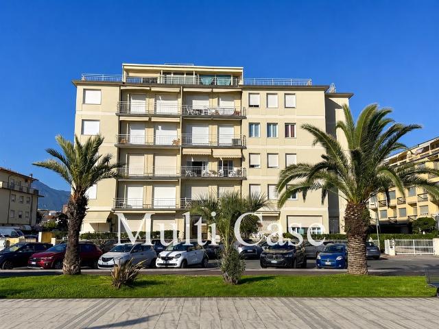 Appartamento in vendita a Lido di Camaiore, Camaiore