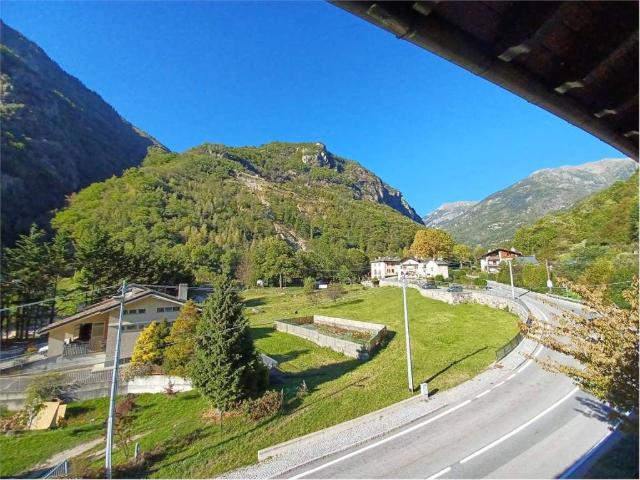 Appartamento in vendita a Lillianes AO