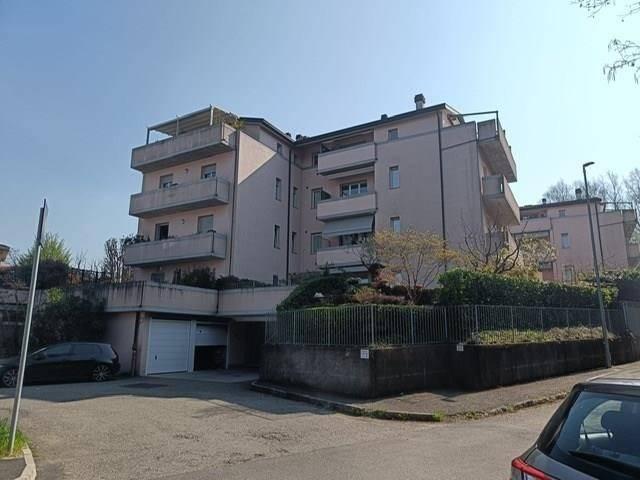 Appartamento in vendita a Lipomo CO