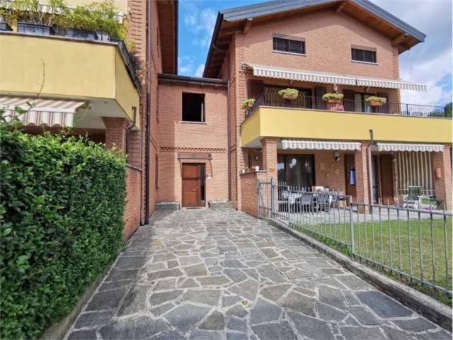 Appartamento in vendita a Lipomo CO