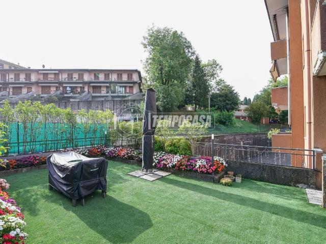 Appartamento in vendita a Lipomo CO
