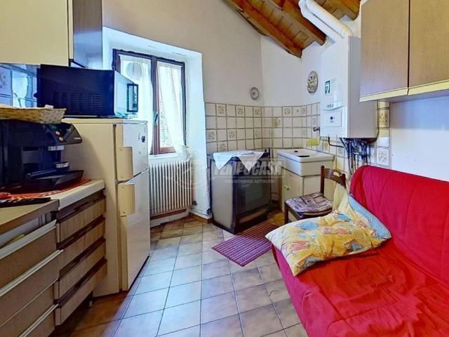 Appartamento in vendita a Lipomo CO