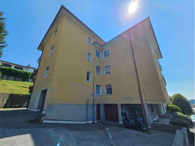 Appartamento in vendita a Lipomo CO
