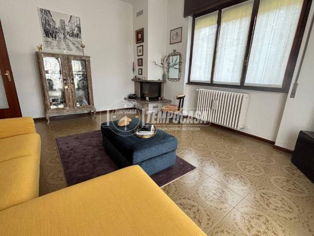 Appartamento in vendita a Lipomo CO
