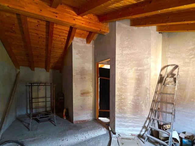 Appartamento in vendita a Lipomo CO