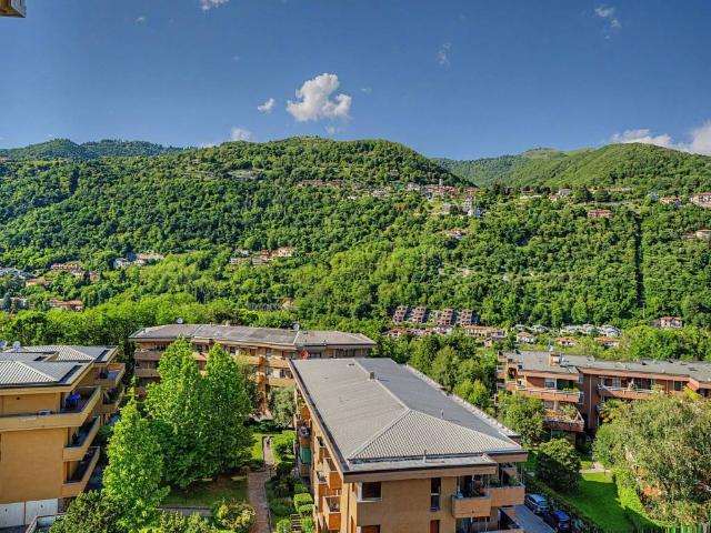 Appartamento in vendita a Lipomo CO