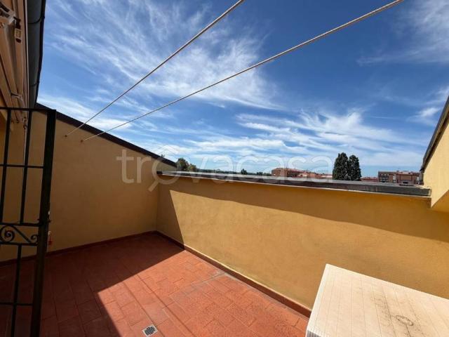Appartamento in vendita a Livorno via Olanda, Scopaia