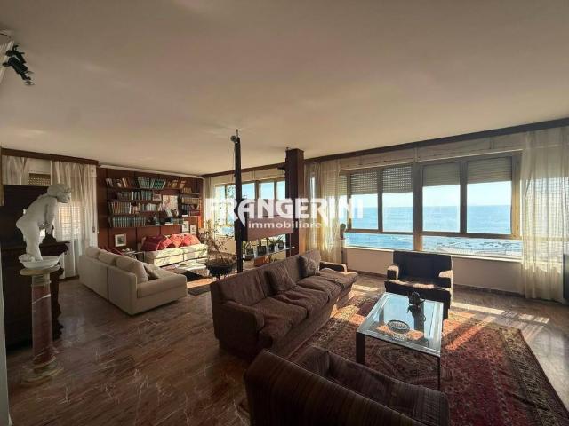 Appartamento in vendita a Livorno viale Italia, Accademia Terrazza Mascagni