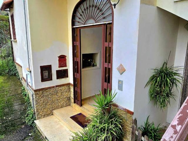 Appartamento in vendita a Liveri NA