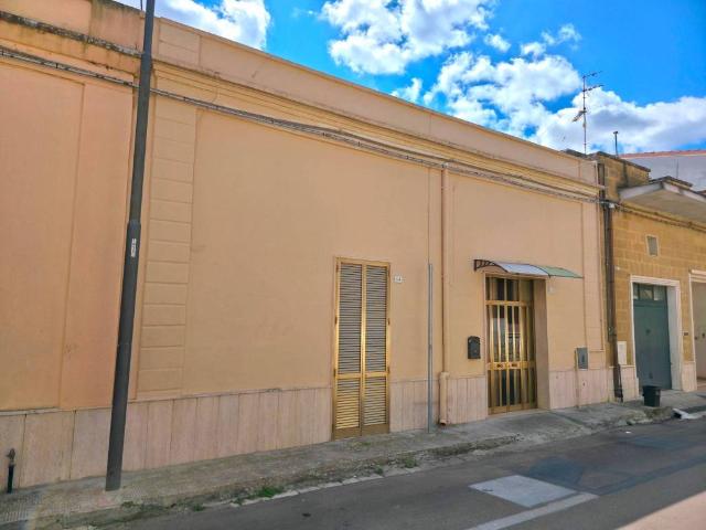 Appartamento in vendita a Lizzanello LE