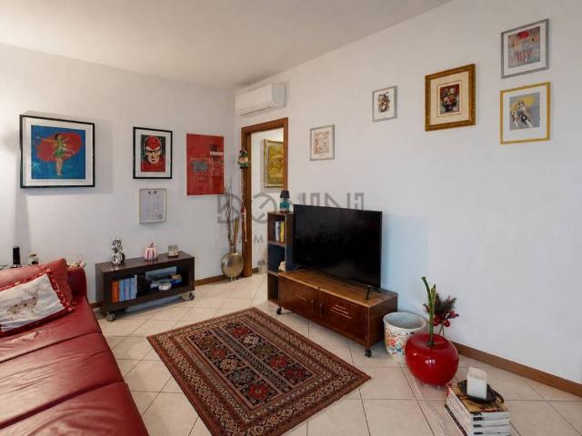 Appartamento in vendita a Locate Varesino CO