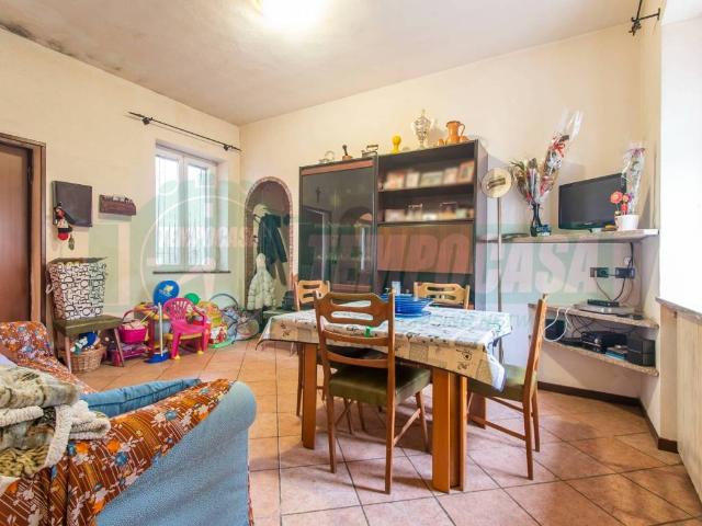 Appartamento in vendita a Locate Varesino CO
