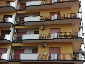 Appartamento in vendita a Locri RC