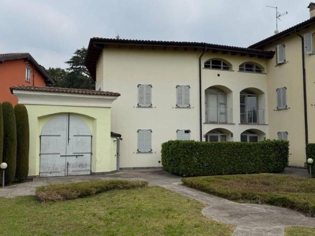 Appartamento in vendita a Longone al Segrino CO
