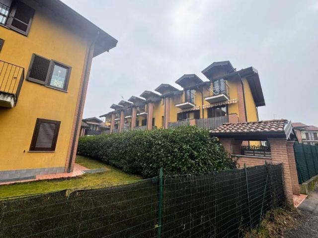 Appartamento in vendita a Lozza VA