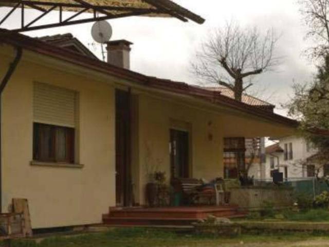 Appartamento in vendita a Paese via Orsenigo
