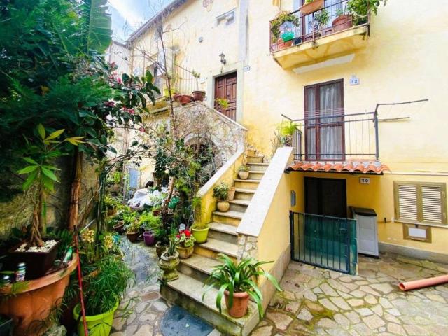 Appartamento in vendita a Paola CS