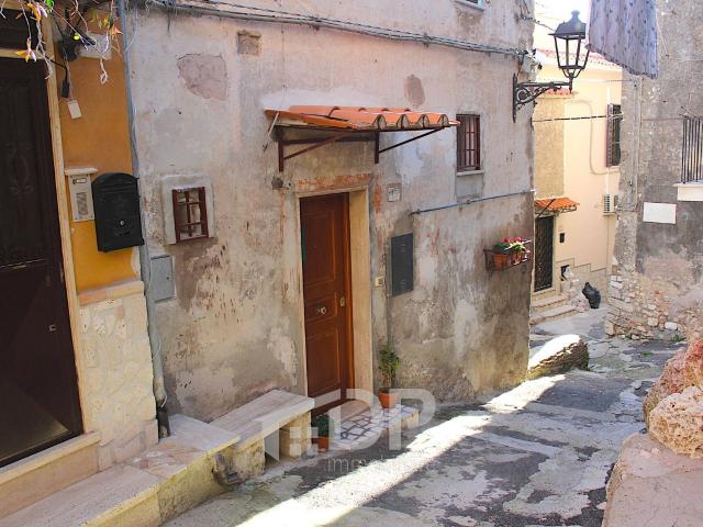 Appartamento in vendita a Palombara Sabina, Centro Storico